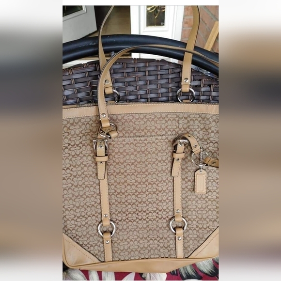 Authentic COACH SIG C JACQUARD & LEATHER HANDBAG TOTE BAG - Picture 8 of 13